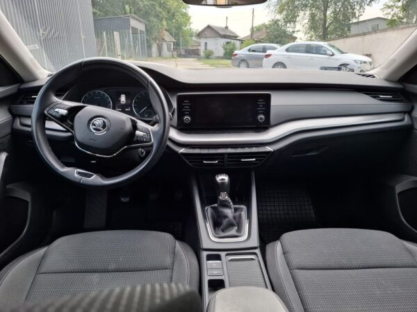 Skoda Octavia Combi 2.0 TDI SCR Ambition - Image 2